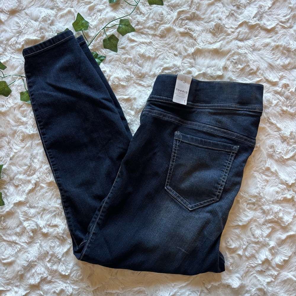 TORRID CROP LEAN JEAN MIDNIGHT DREAM Size 1 Women Denim NWT Plus Size Stretch